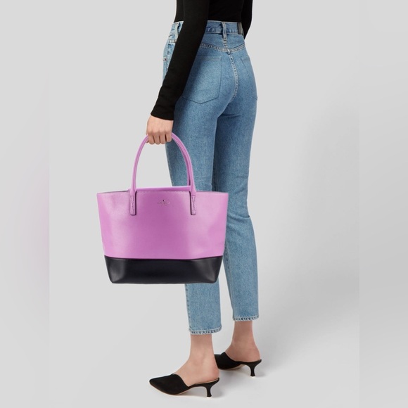 KATE SPADE NEW YORK
Textured Leather Tote Bag - Picture 4 of 10